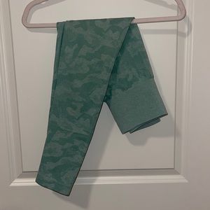 NVGTN sage green camo seamless legging